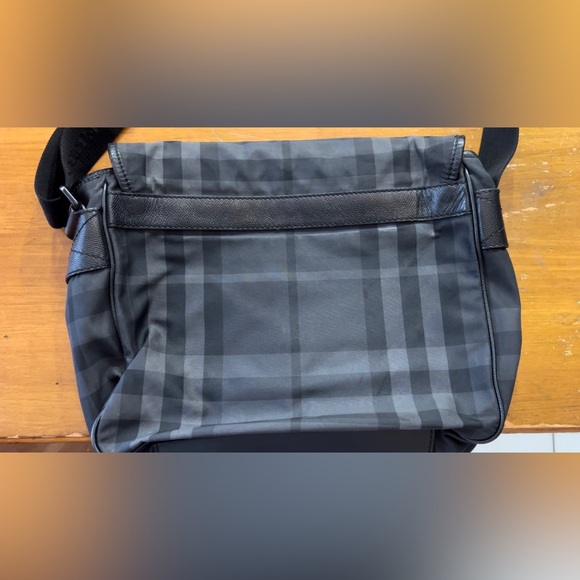 Burberry Men’s Messenger Bag / Charcoal - Picture 13 of 15